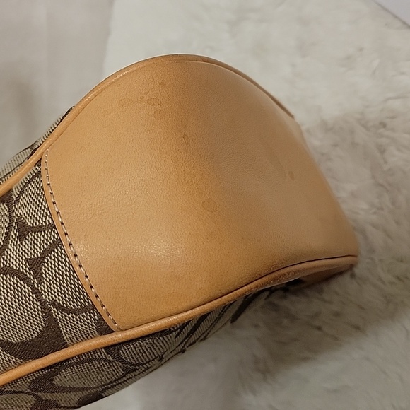 Coach - Picture 7 of 8